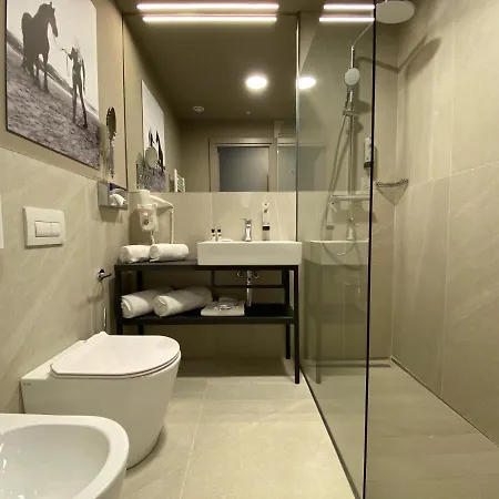 Amedia Milan, Trademark Collection By Wyndham Hotell 4*