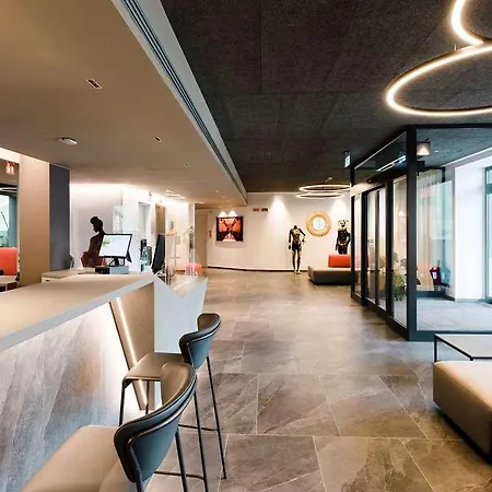 Amedia Milan, Trademark Collection By Wyndham Hotell 4*